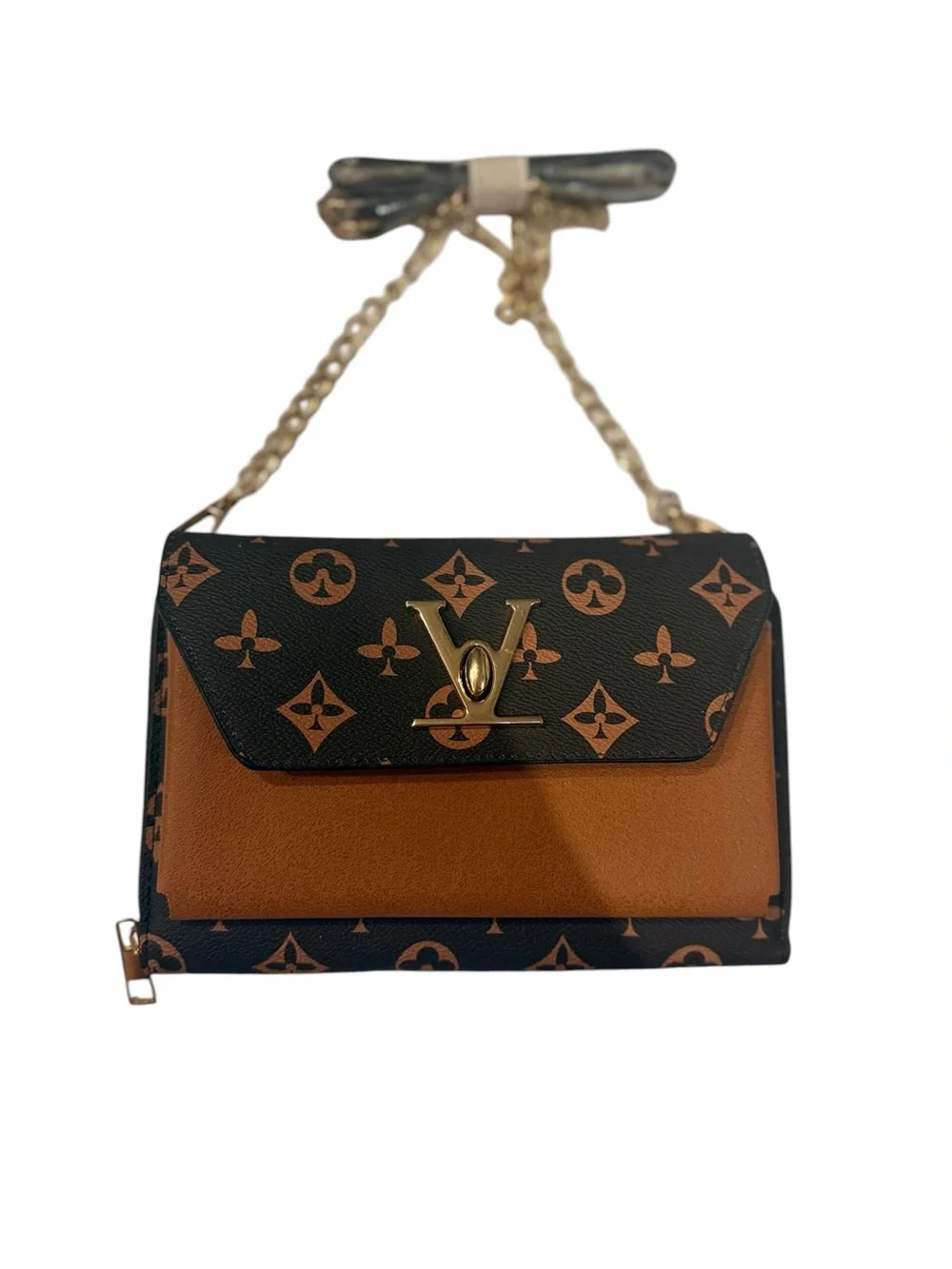 ✨✨Fun Monogram Crossbody Purse✨✨Gold Chain Strap & Hardware✨✨Brand New✨✨